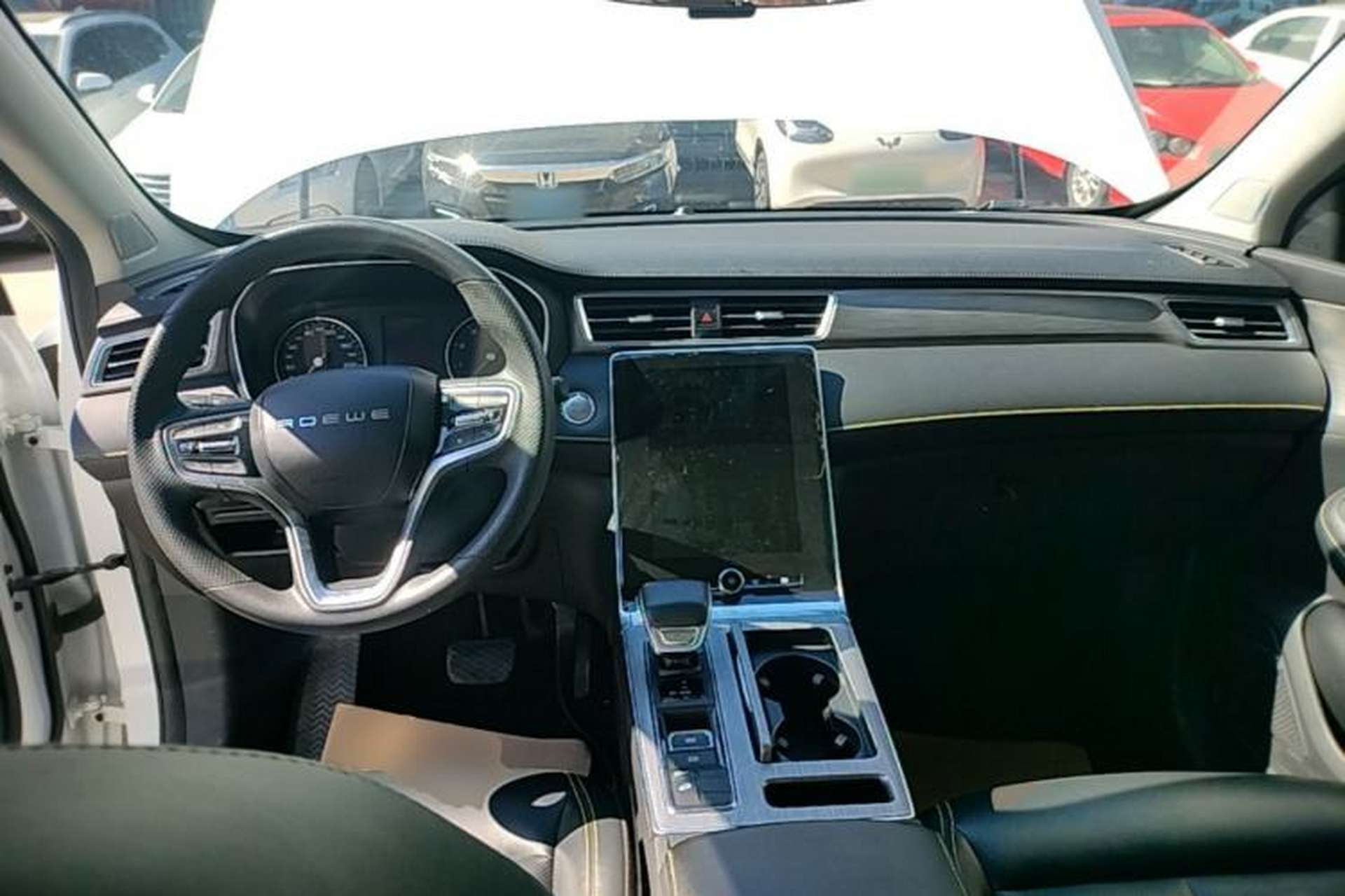 Used Roewe RX5 2020 PLUS 300TGI Automatic Ali National Style Luxury Edition Center Console