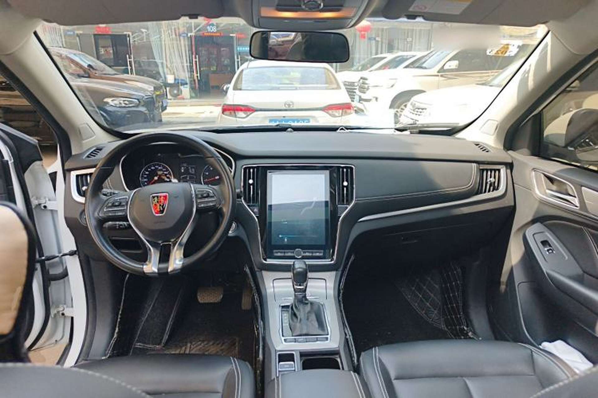 Used Roewe RX5 2020 20T Automatic 4G Connected Million Edition Center Console