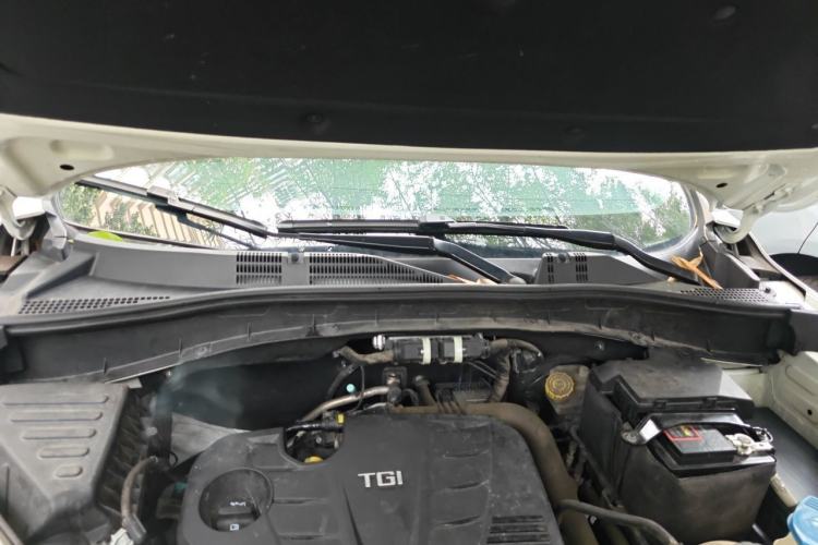 Used Roewe RX5 2020 20T Automatic 4G Connected Million Edition Engine Bay