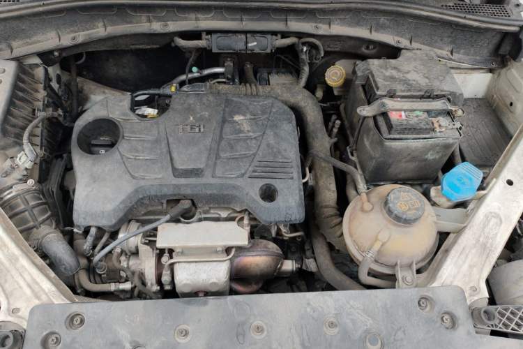 Used Roewe RX5 2020 20T Automatic 4G Connect Superior Flagship Edition Engine Bay