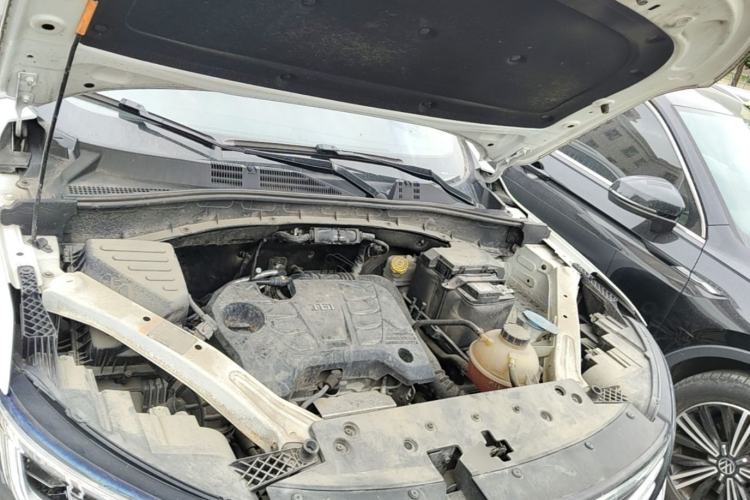 Used Roewe RX5 2020 20T Automatic 4G Connect Superior Flagship Edition Engine Bay