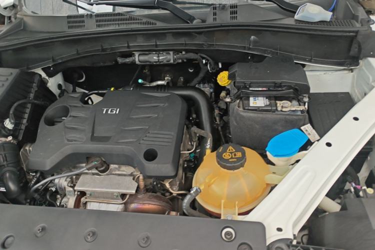 Used Roewe RX5 2020 20T Automatic 4G Connect Superior Flagship Edition Engine Bay