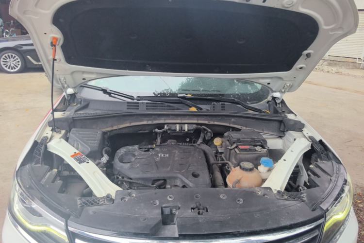 Used Roewe RX5 2020 20T Automatic 4G Connected Million Edition Engine Bay