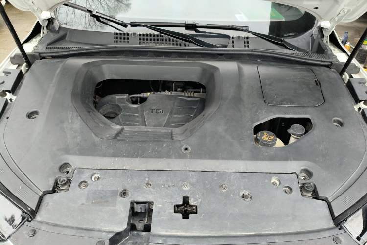 Used Roewe RX5 2020 PLUS 300TGI Automatic Ali New Year Special Edition Engine Bay