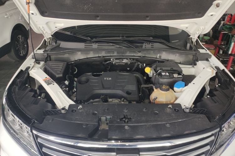 Used Roewe RX5 2020 20T Automatic 4G Connect Superior Flagship Edition Engine Bay