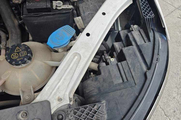 Used Roewe RX5 2020 20T Automatic 4G Connect Superior Flagship Edition Engine Bay Left