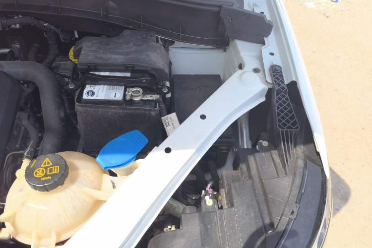 Used Roewe RX5 2020 20T Automatic Ali Smart Connectivity Beyond Intelligent Edition Engine Bay Left