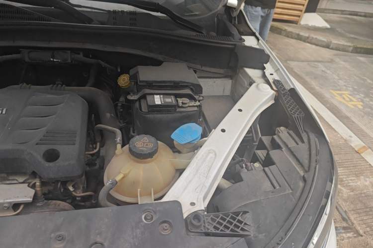 Used Roewe RX5 2020 20T Automatic 4G Connect Superior Flagship Edition Engine Bay Left