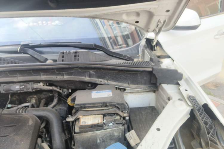 Used Roewe RX5 2020 20T Automatic 4G Connect Excellence Edition Engine Bay Left