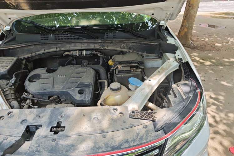 Used Roewe RX5 2020 20T Automatic 4G Connected Million Edition Engine Bay Left