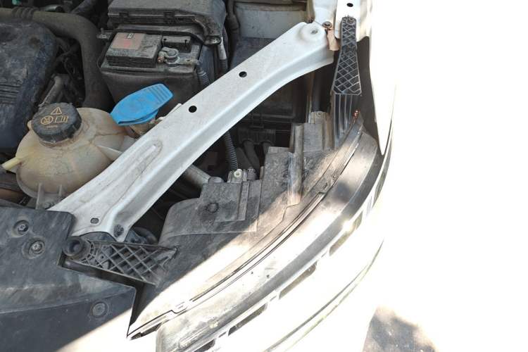 Used Roewe RX5 2020 20T Automatic 4G Connect Superior Flagship Edition Engine Bay Left