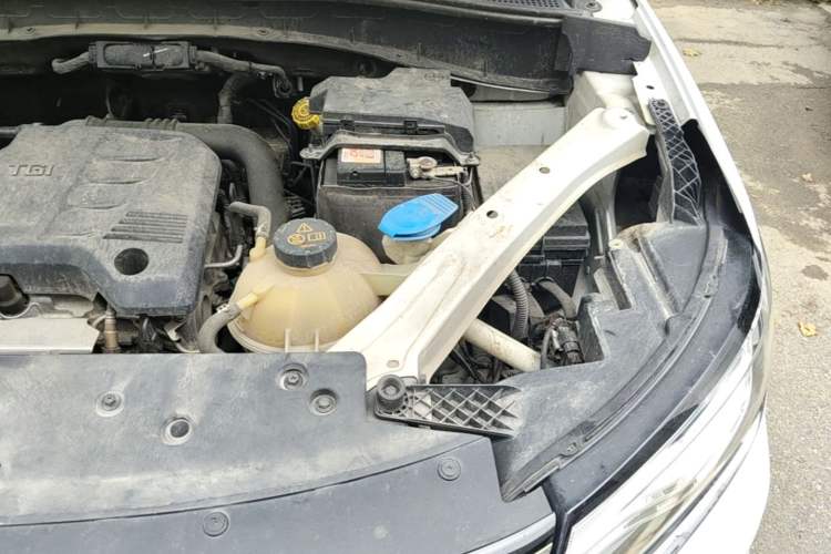 Used Roewe RX5 2020 20T Manual 4G Connect Super-Luxury Flagship Edition Engine Bay Left