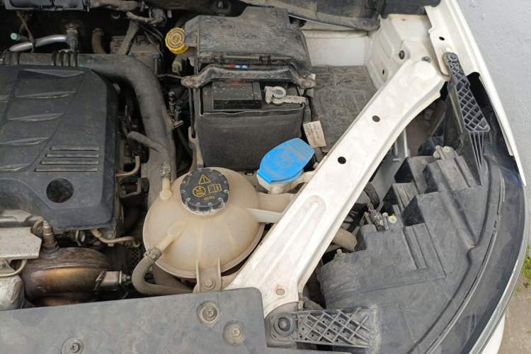 Used Roewe RX5 2020 20T Automatic 4G Connect Superior Flagship Edition Engine Bay Left