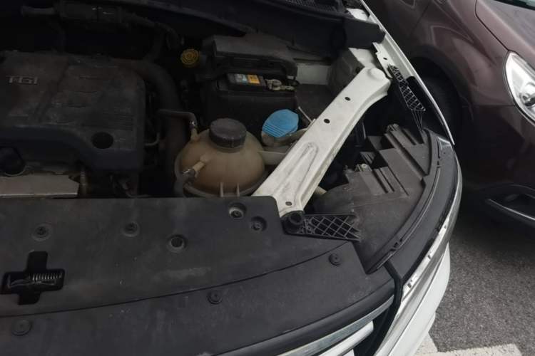 Used Roewe RX5 2020 20T Automatic 4G Connect Superior Flagship Edition Engine Bay Left