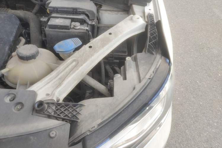 Used Roewe RX5 2020 20T Automatic 4G Connected Million Edition Engine Bay Left