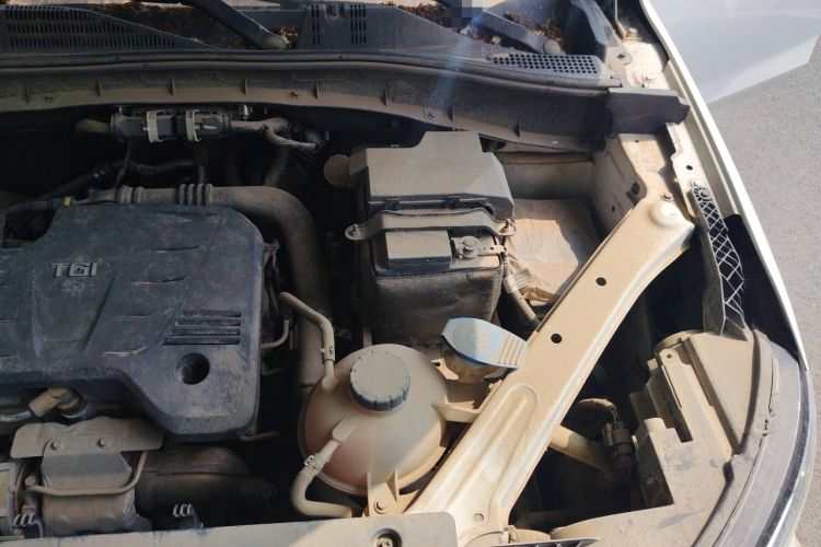 Used Roewe RX5 2020 20T Automatic 4G Connected Million Edition Engine Bay Left