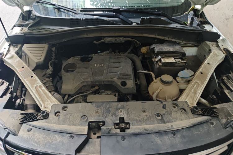 Used Roewe RX5 2020 20T Automatic 4G Connect Excellence Edition Engine Bay