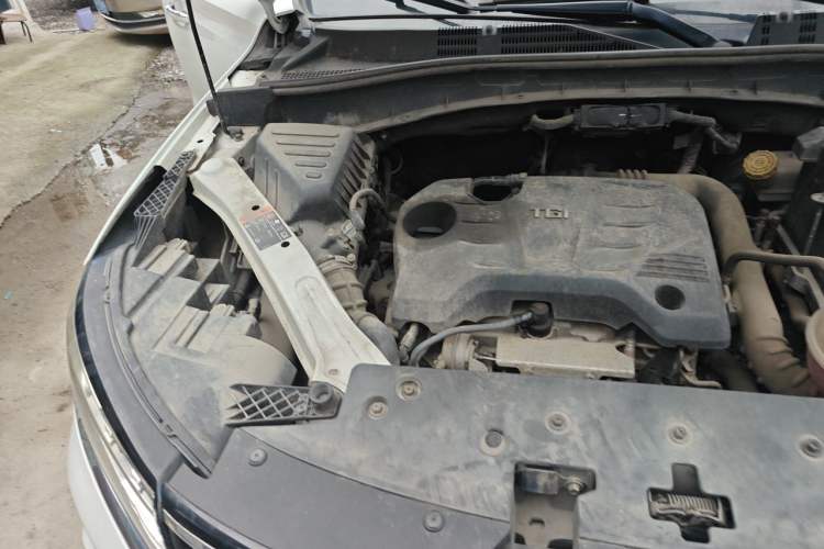 Used Roewe RX5 2020 20T Automatic 4G Connect Superior Flagship Edition Engine Bay Right
