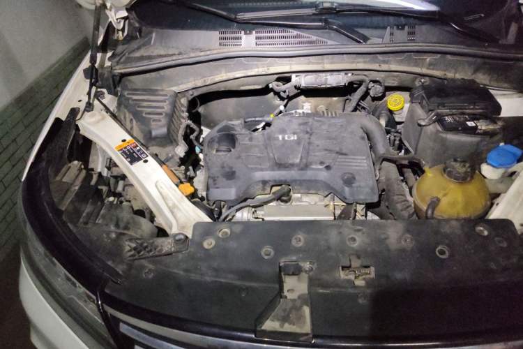 Used Roewe RX5 2020 20T Automatic 4G Connect Superior Flagship Edition Engine Bay Right