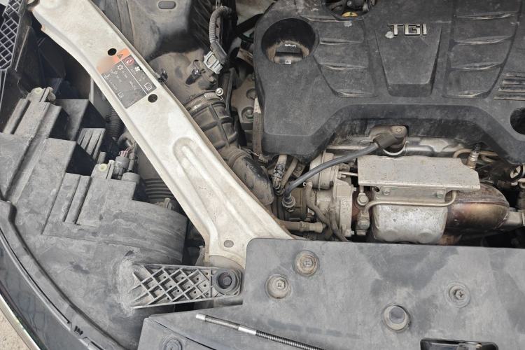 Used Roewe RX5 2020 20T Automatic 4G Connect Superior Flagship Edition Engine Bay Right