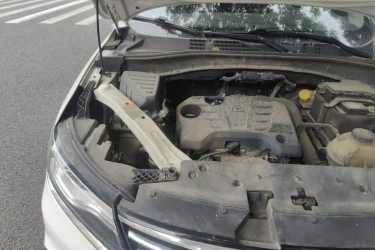 Used Roewe RX5 2020 20T Manual 4G Connect Super-Luxury Flagship Edition Engine Bay Right