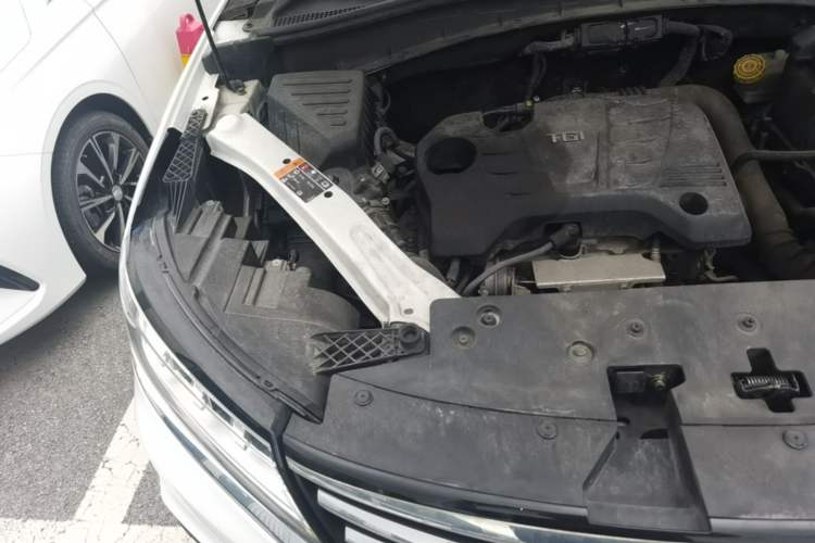 Used Roewe RX5 2020 20T Automatic 4G Connect Superior Flagship Edition Engine Bay Right