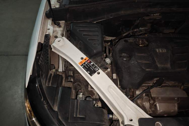 Used Roewe RX5 2020 20T Automatic 4G Connect Superior Flagship Edition Engine Bay Right