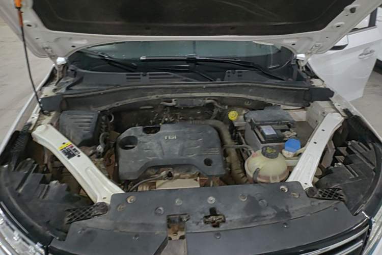 Used Roewe RX5 2020 20T Automatic 4G Connect Superior Flagship Edition Engine Bay