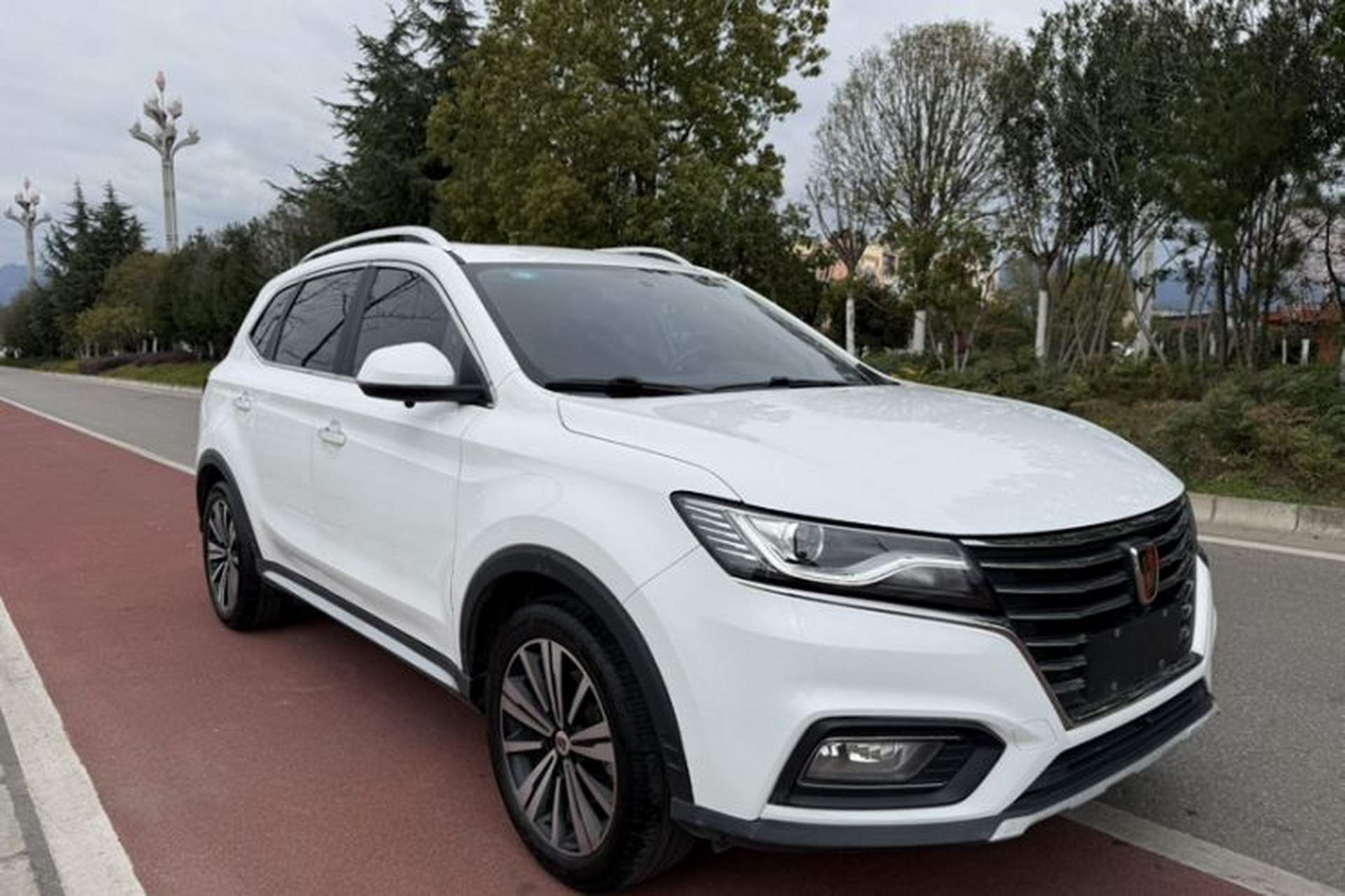 Used Roewe RX5 2020 20T Manual 4G Connect Super-Luxury Flagship Edition Exterior 2