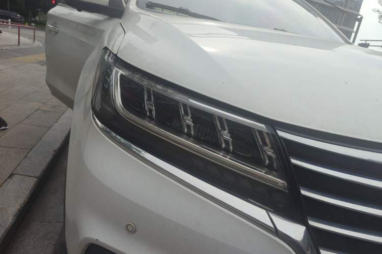 Used Roewe RX5 2020 20T Automatic 4G Connect Superior Flagship Edition Exterior 6