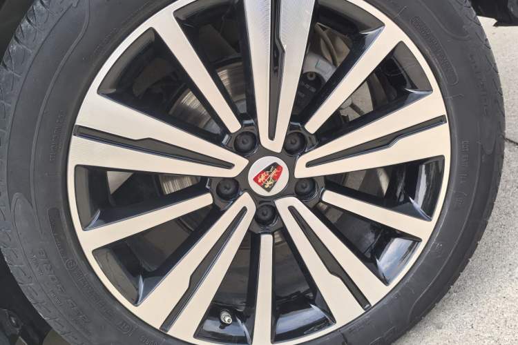 Used Roewe RX5 2020 20T Automatic 4G Connected Million Edition Exterior 8