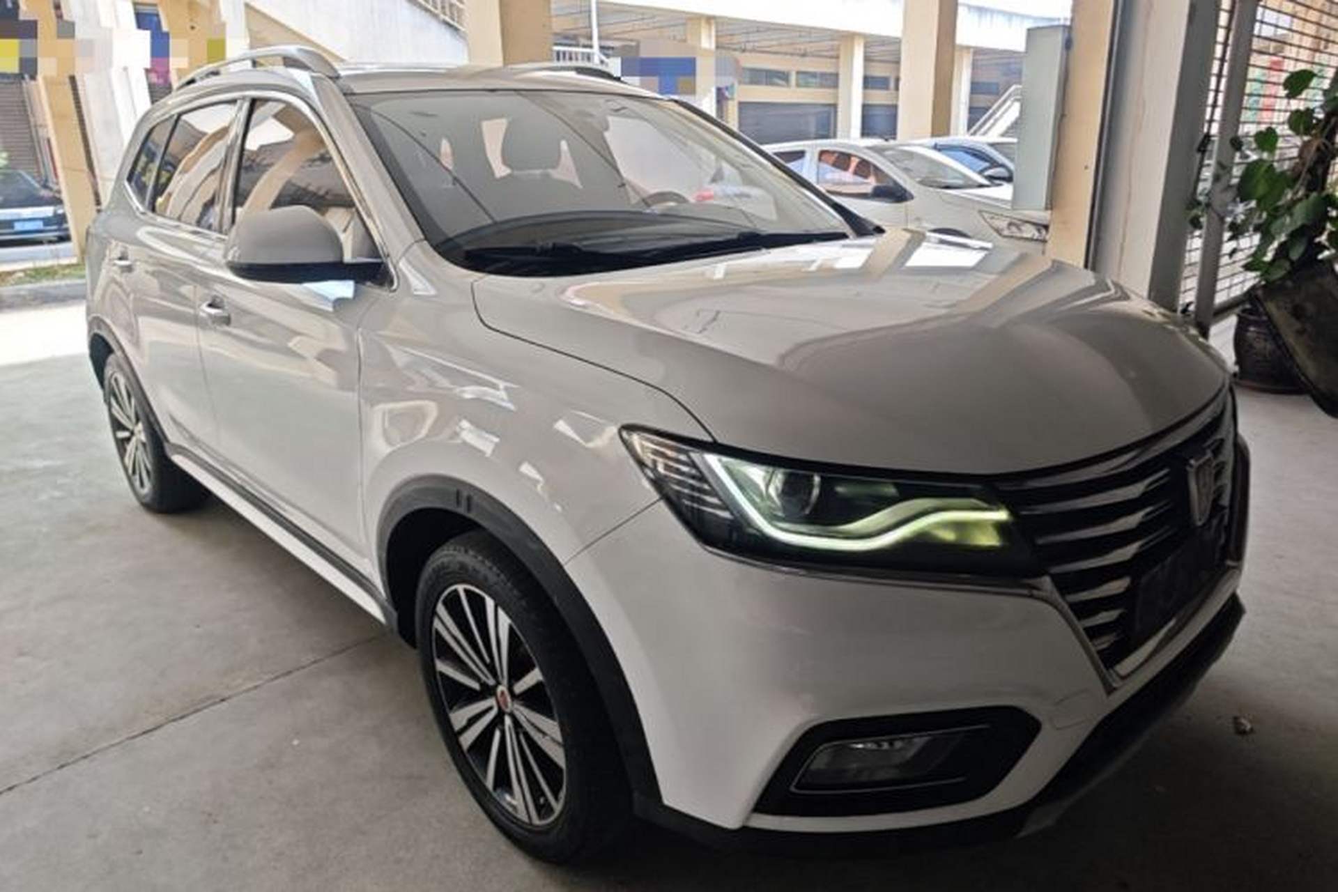 Used Roewe RX5 2020 20T Manual 4G Connect Million Edition Front Right 45 Deg