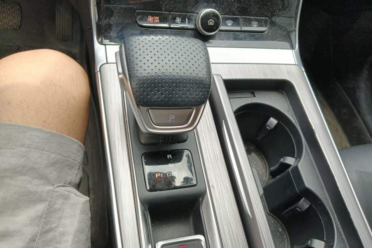 Used Roewe RX5 2020 PLUS 300TGI Automatic Ali National Trend Flagship Edition Gear Lever