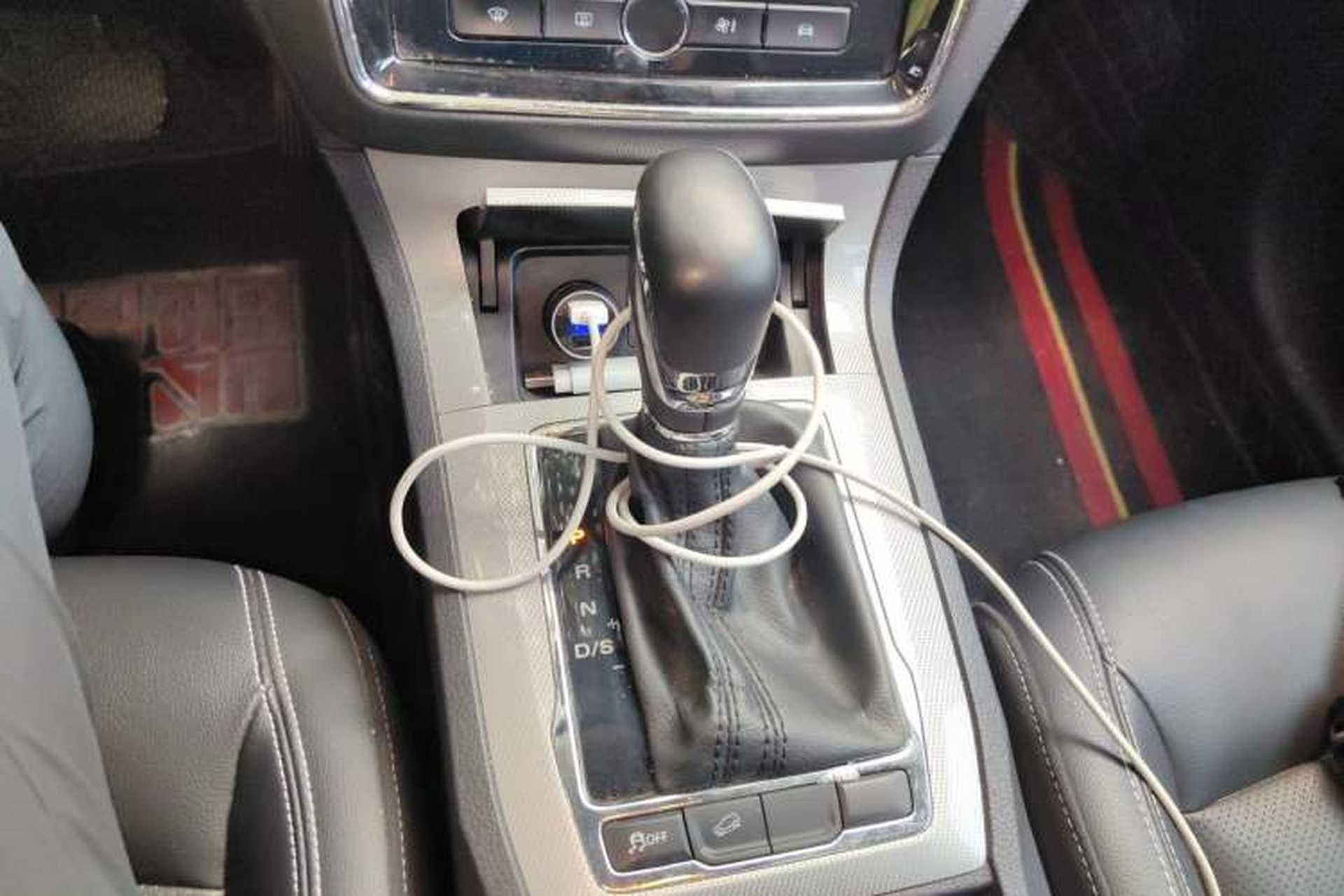 Used Roewe RX5 2020 20T Automatic 4G Connected Million-Dollar Flagship Edition Gear Lever