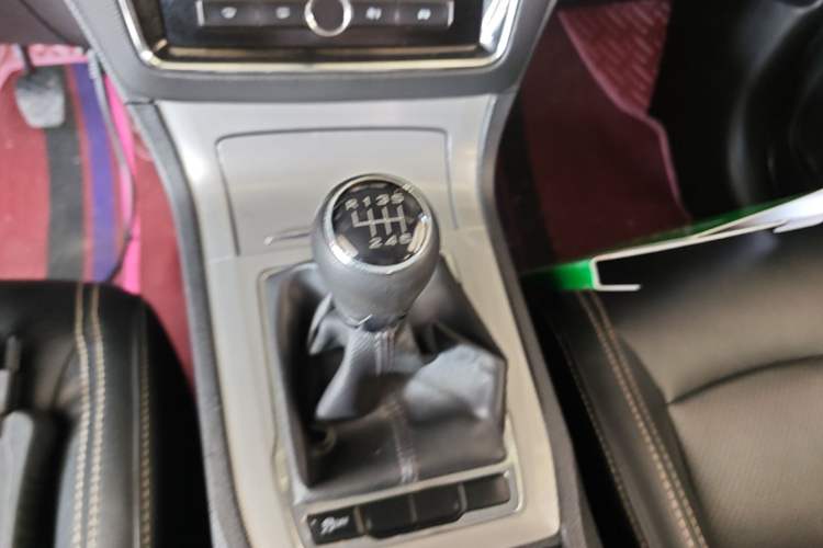 Used Roewe RX5 2020 20T Manual 4G Connect Million Edition Gear Lever