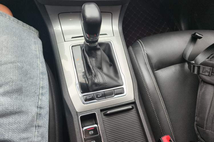 Used Roewe RX5 2020 20T Automatic 4G Connect Superior Flagship Edition Gear Lever