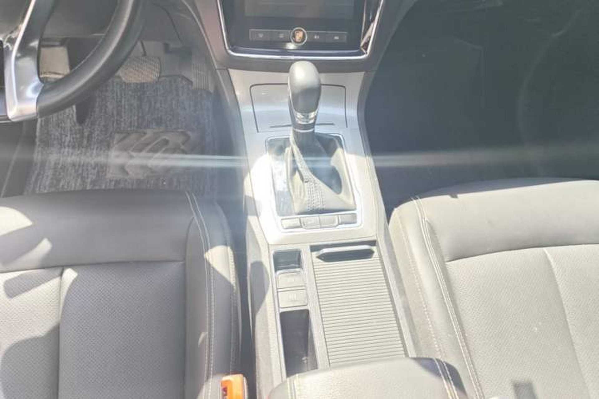 Used Roewe RX5 2020 20T Automatic 4G Connect Superior Flagship Edition Gear Lever