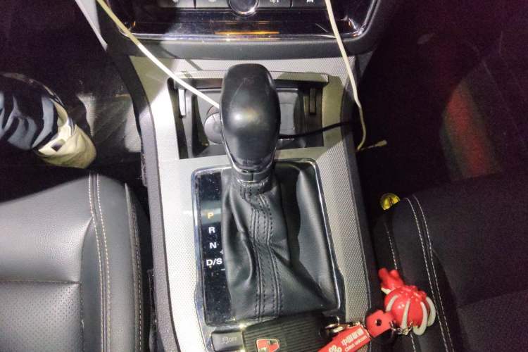 Used Roewe RX5 2020 20T Automatic 4G Connect Superior Flagship Edition Gear Lever