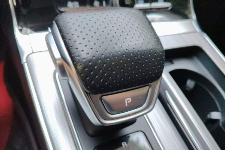 Used Roewe RX5 2020 PLUS 300TGI Automatic Ali National Trend Flagship Edition Gear Lever