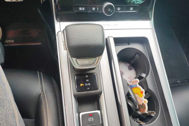 Used Roewe RX5 2020 PLUS 300TGI Automatic Ali National Style Ronglin Edition Gear Lever