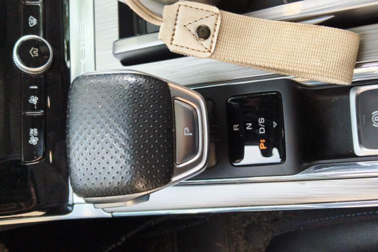 Used Roewe RX5 2020 PLUS 300TGI Automatic Ali National Trend Flagship Edition Gear Lever
