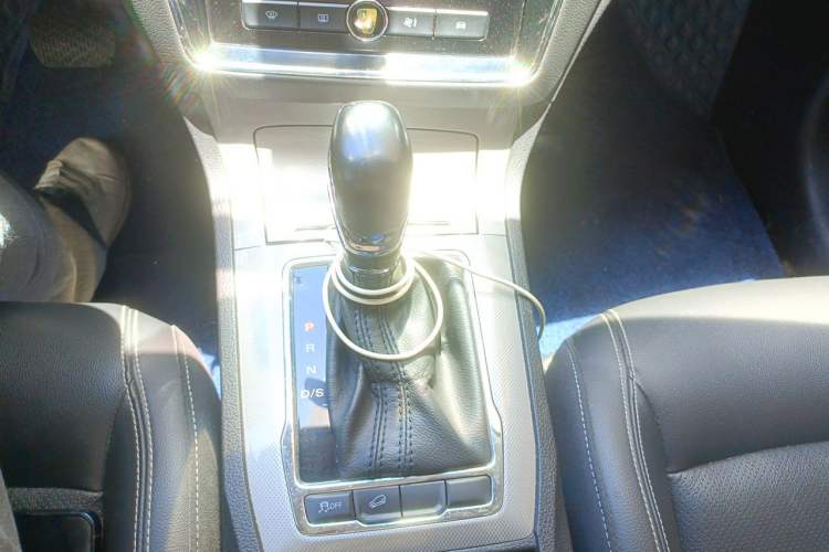 Used Roewe RX5 2020 20T Automatic 4G Connect Superior Flagship Edition Gear Lever