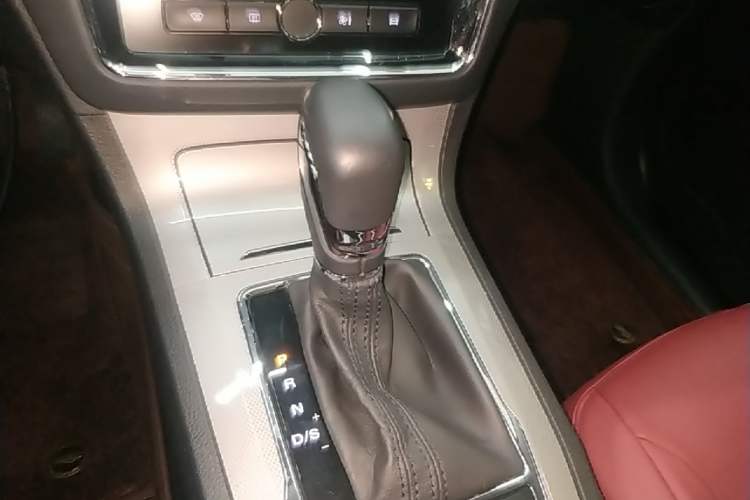 Used Roewe RX5 2020 20T Automatic 4G Connect Excellence Edition Gear Lever