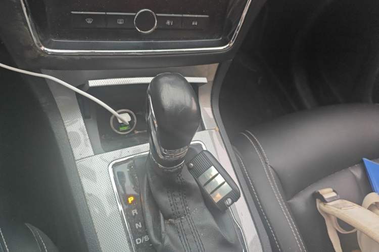 Used Roewe RX5 2020 20T Automatic 4G Connect Superior Flagship Edition Gear Lever
