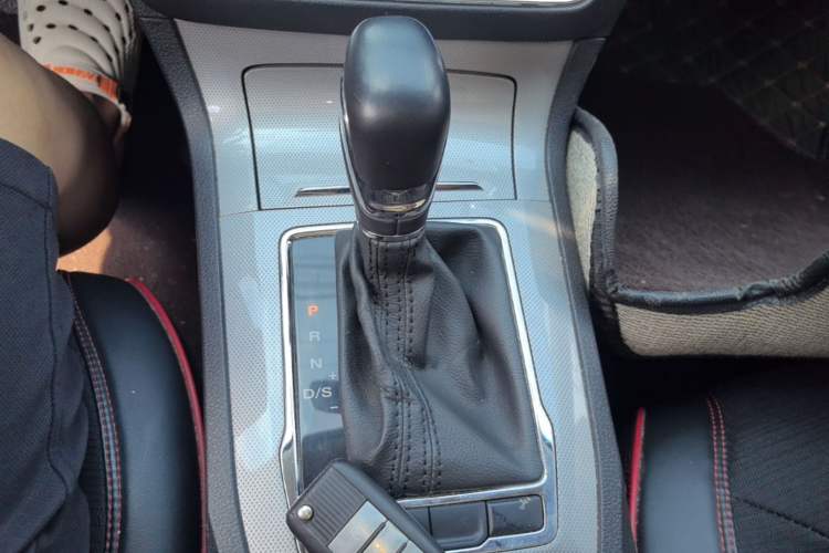 Used Roewe RX5 2020 20T Automatic 4G Connect Excellence Edition Gear Lever