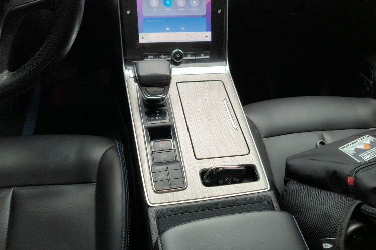 Used Roewe RX5 2020 PLUS 300TGI Automatic Ali New Year Special Edition Gear Lever