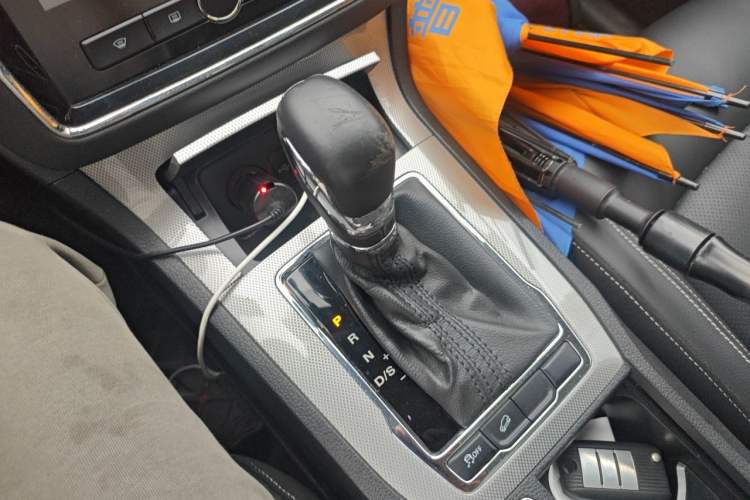 Used Roewe RX5 2020 20T Automatic 4G Connect Superior Flagship Edition Gear Lever
