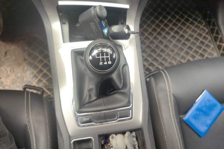 Used Roewe RX5 2020 20T Manual 4G Connect Super-Luxury Flagship Edition Gear Lever