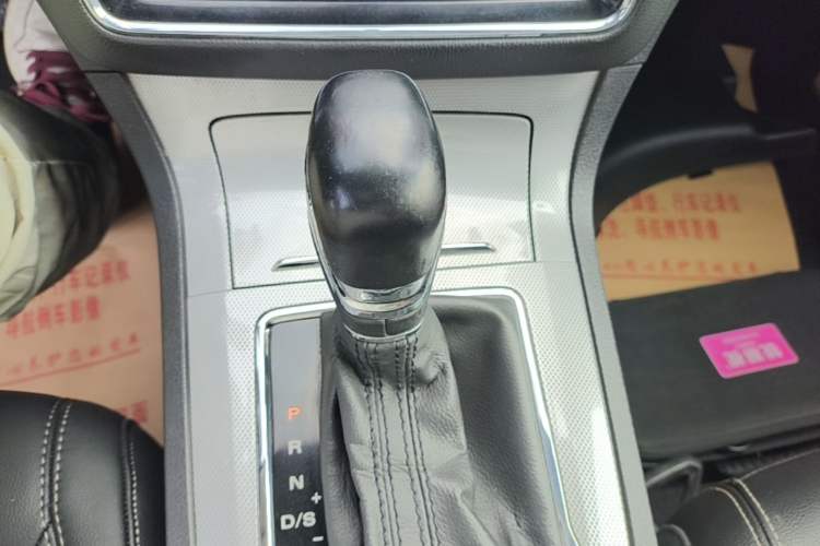 Used Roewe RX5 2020 20T Automatic 4G Connect Superior Flagship Edition Gear Lever