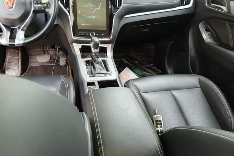 Used Roewe RX5 2020 20T Automatic 4G Connected Million Edition Gear Lever